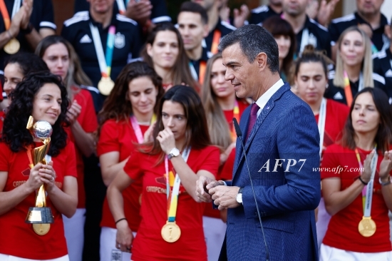 FOOTBALL - PEDRO SANCHEZ RECEIVES TO SPAIN WOMEN TEAM AS WORLD C