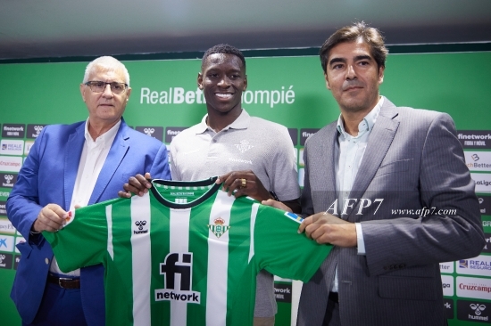 FOOTBALL - PRESENTATION LUIZ HENRIQUE AS NEW PLAYER OF REAL BETI